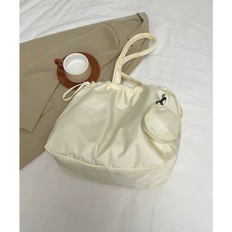 アイボリー | 冬新作 ミニポーチ付き 巾着ナイロントートバッグA4サイズ | LOVERS