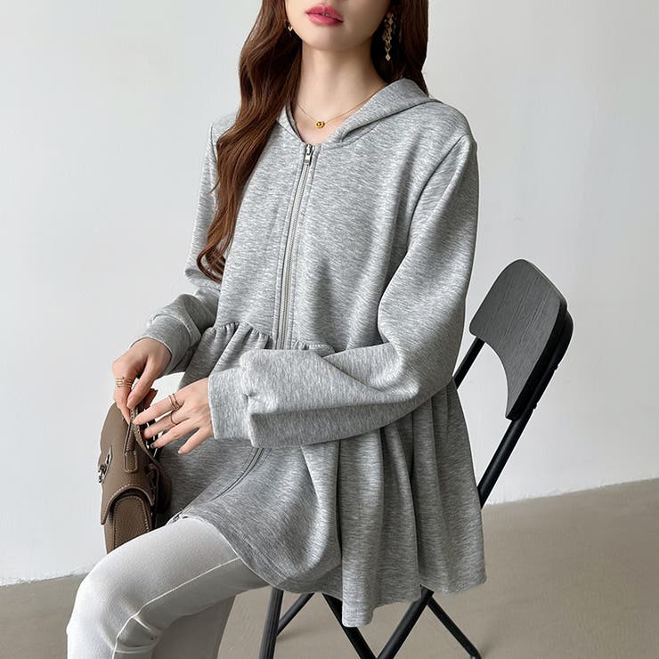 カジュアルに、大人フェミニン。 ペプラムパーカー ジップパーカー