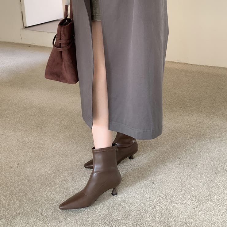 キトゥンヒールブーツ ショートブーツ ポインテッドトゥ | COCOMOMO | 詳細画像1 