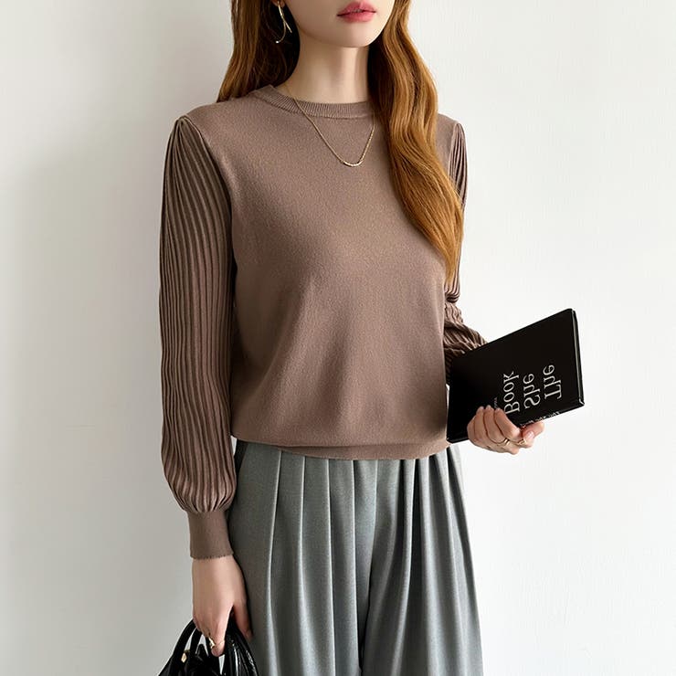 シンプルなのに印象的。プリーツスリーブニット ニット ボリューム袖 | COCOMOMO | 詳細画像11 