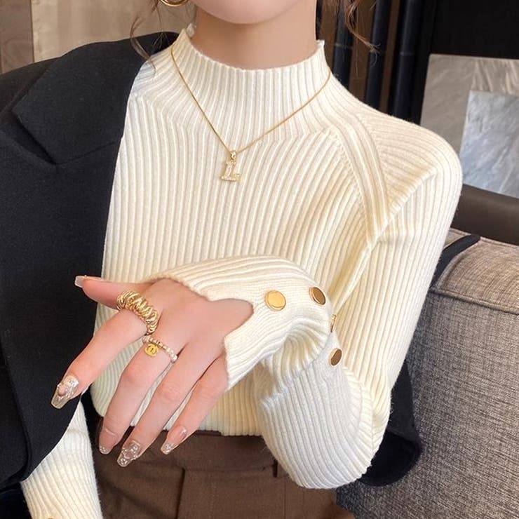 レイヤードにも使いやすいハイネックニット 袖ボタンニット リブニット | COCOMOMO | 詳細画像3 