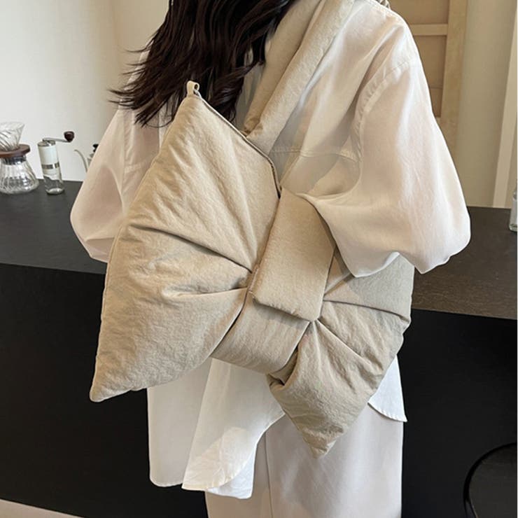 ふわっと軽く、きゅっと可愛いリボンパファーバッグ ビッグリボンバッグ | COCOMOMO | 詳細画像4 