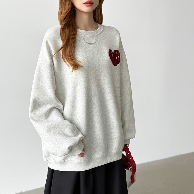 後ろ姿まで可愛い。サガラ刺繍ハートロゴトレーナー スウェット ロゴトレーナー | COCOMOMO | 詳細画像25 