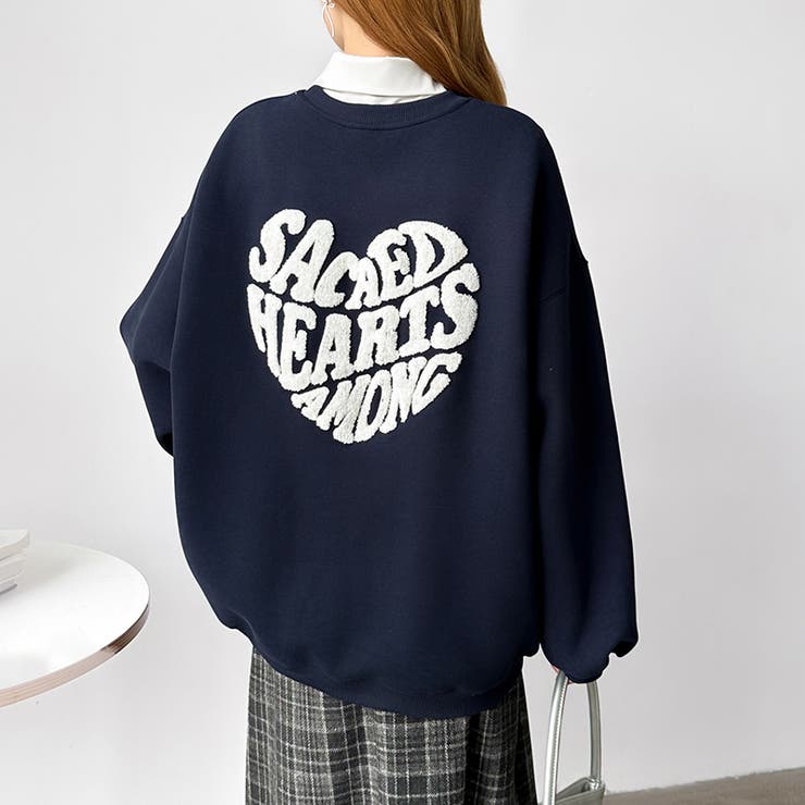 後ろ姿まで可愛い。サガラ刺繍ハートロゴトレーナー スウェット ロゴトレーナー | COCOMOMO | 詳細画像38 