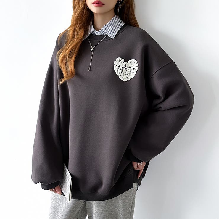 後ろ姿まで可愛い。サガラ刺繍ハートロゴトレーナー スウェット ロゴトレーナー | COCOMOMO | 詳細画像43 