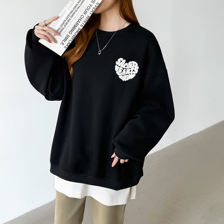 後ろ姿まで可愛い。サガラ刺繍ハートロゴトレーナー スウェット ロゴトレーナー | COCOMOMO | 詳細画像53 