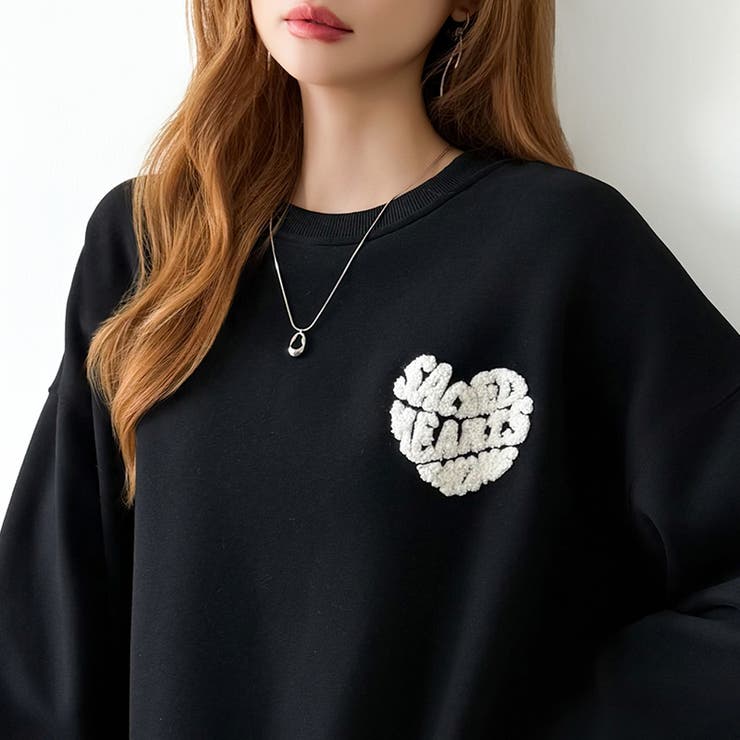 後ろ姿まで可愛い。サガラ刺繍ハートロゴトレーナー スウェット ロゴトレーナー | COCOMOMO | 詳細画像54 