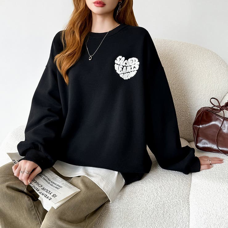 後ろ姿まで可愛い。サガラ刺繍ハートロゴトレーナー スウェット ロゴトレーナー | COCOMOMO | 詳細画像56 