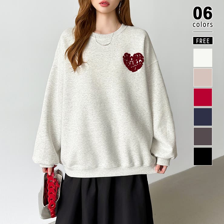 アイボリー.グレー | 後ろ姿まで可愛い。サガラ刺繍ハートロゴトレーナー スウェット ロゴトレーナー | COCOMOMO