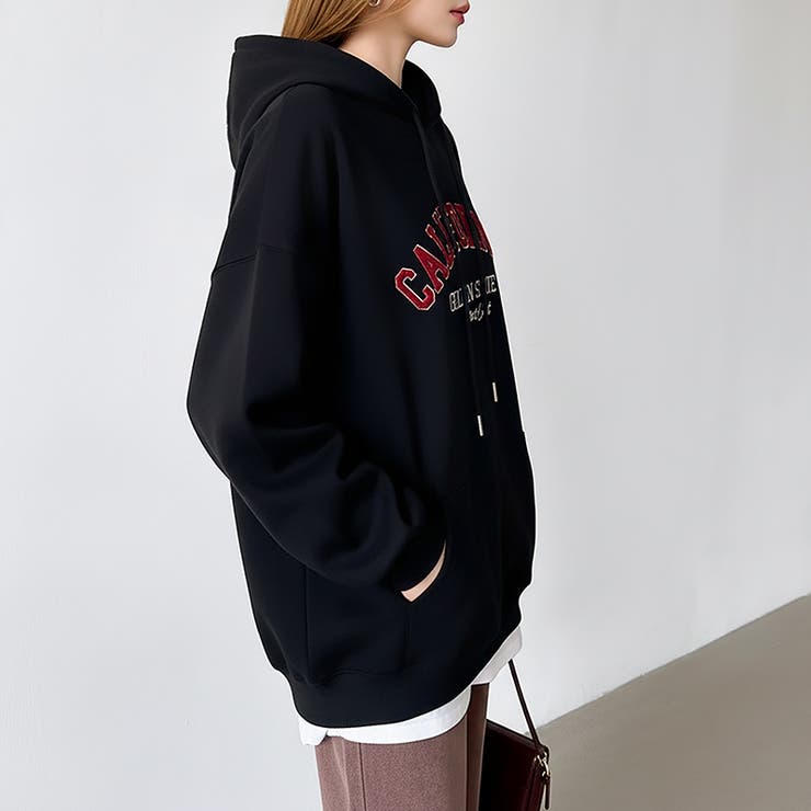 着るだけで今っぽい、デイリーに使えるカレッジロゴパーカー オーバーサイズ パーカー | COCOMOMO | 詳細画像53 