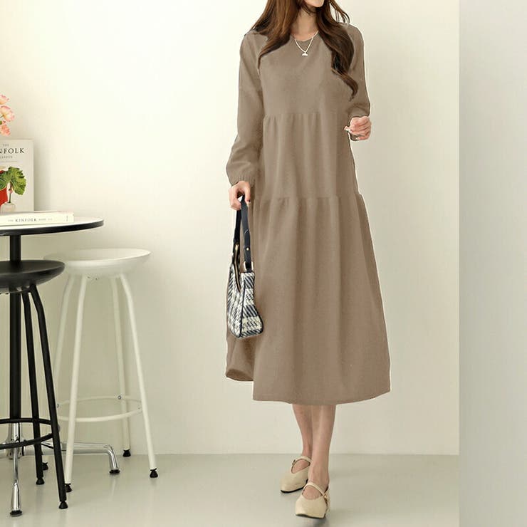 ワンピース chiro ギャザーがポイントのドロップショルダーワンピース 9号・ブラック