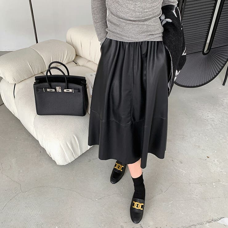 アニュアンス anuans フェイクレザーフレアスカート （BROWN