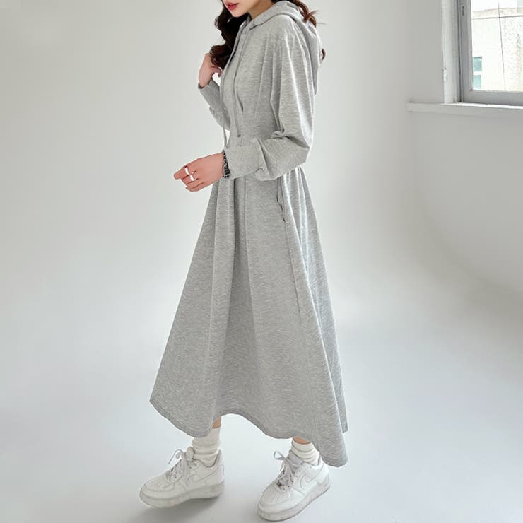 【新品】モコアズ MOCOAS 美ラインパーカーワンピース 新品】モコアズ MOCOAS 美ラインパーカーワンピース