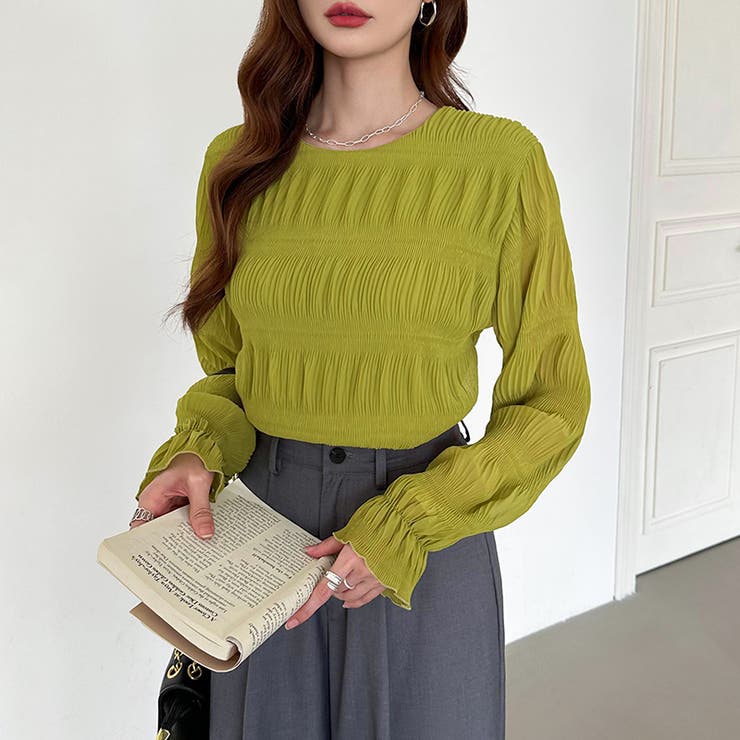 新色登場！薄手風コーデが楽しめる シャーリングブラウス シアー