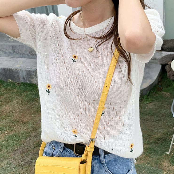 white | サマーニット 半袖 花柄 透け感 涼しい ニット 薄手 デート フェミニン | COCOMOMO