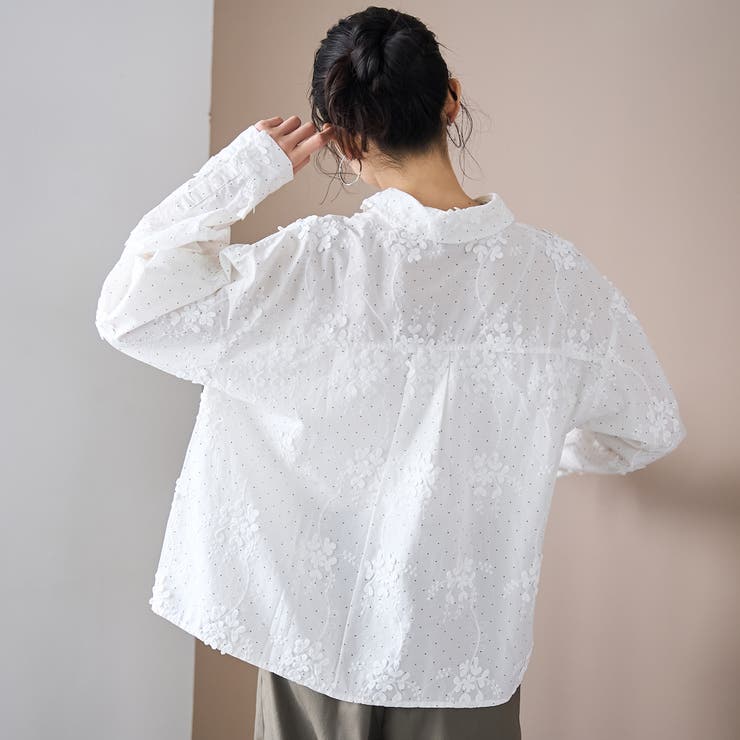 3Dフラワー刺繍 ロングスリーブシャツ（ドット柄）[品番：COEW0007895