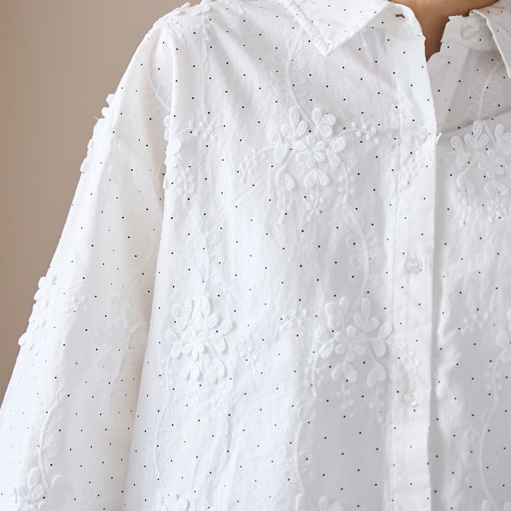 3Dフラワー刺繍 ロングスリーブシャツ（ドット柄）[品番：COEW0007895