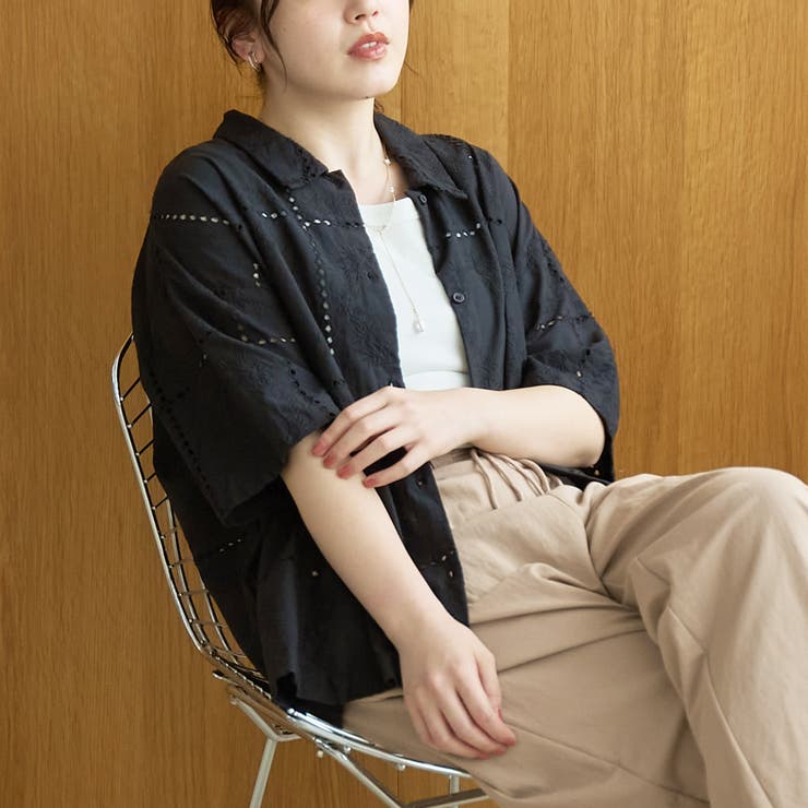 BLACK | パッチワーク風フラワー刺繍半袖シャツ | coen【women】