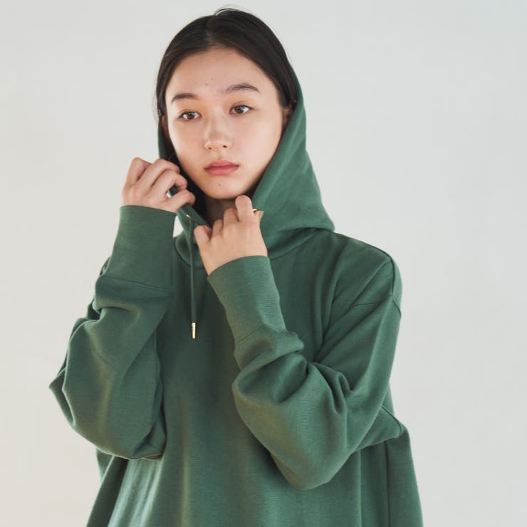 overE 裏起毛パーカーワンピース カーキ 96 overE│胸が大きな