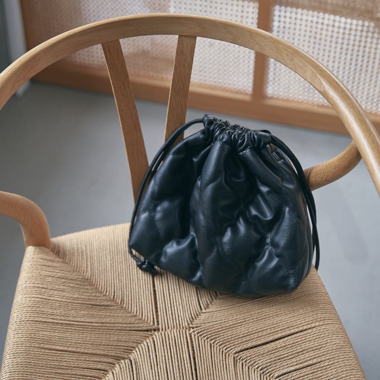 BLACK | レザーライクキルト巾着ショルダーバッグ | coen【women】