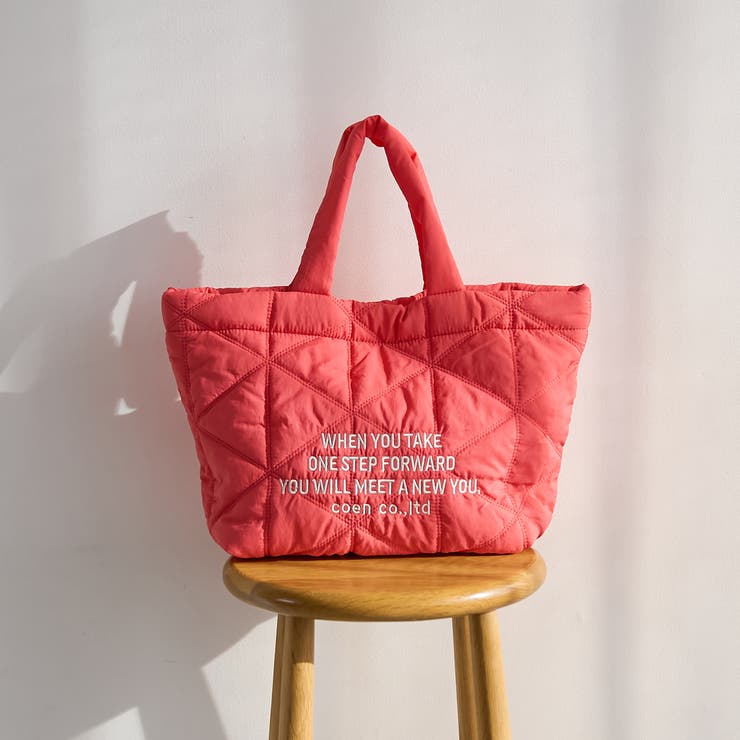 再入荷・新色登場】ロゴ刺繍 幾何柄 キルトランチトートバッグ[品番