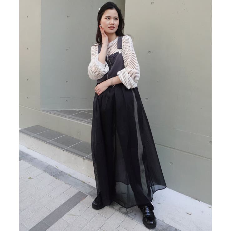 美品✨UJOH ウジョー サロペットワンピース ブラック 裏地付 バックスリット 美品✨UJOH ウジョー サロペットワンピース ブラック 裏地付