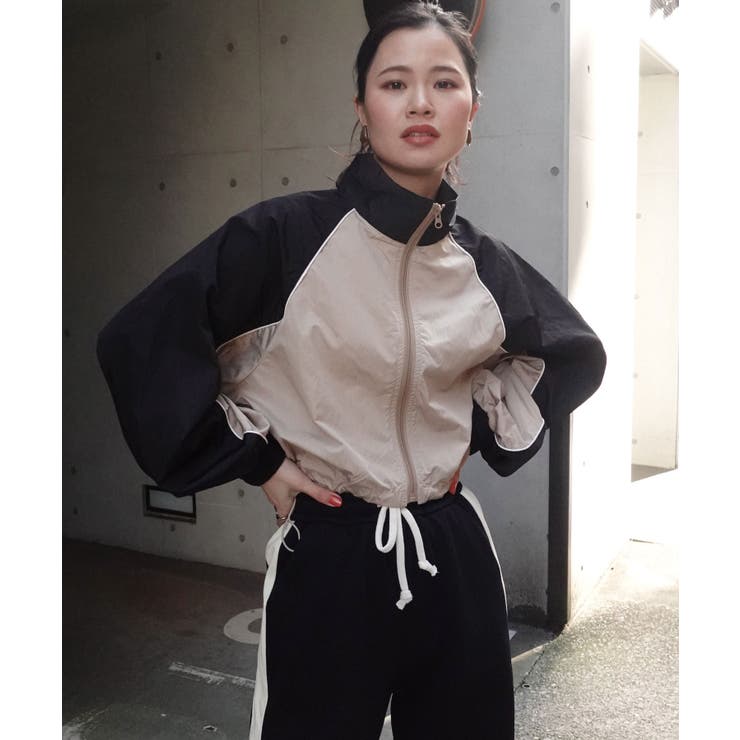 ナイロン×ジャージトラックジャケット 短丈 羽織り 新品タグ付き サイドライントラックジャケット クロップドジャージ ジャージ