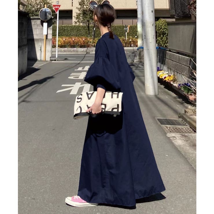 極美品✨組曲　24SS ボリュームスリーブシャツワンピース　紺　M WEB限定カラーあり】ボリュームスリーブシャツワンピース / 組曲