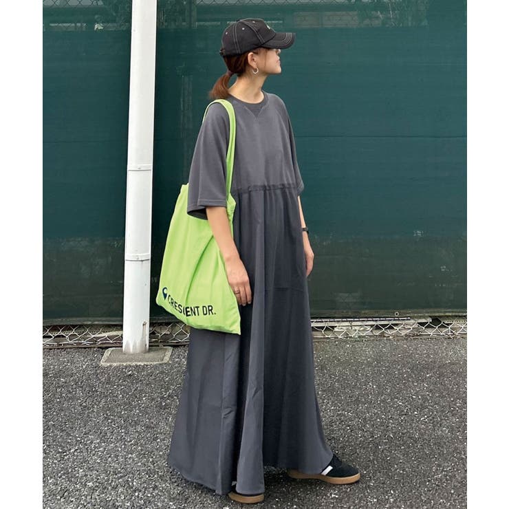 希少✨レオナール 半袖 ドッキングワンピース カンカン素材 トリム 黒×緑 ☆極美品☆ レオナール ドッキングワンピース 黒 40 希少✨レオナール