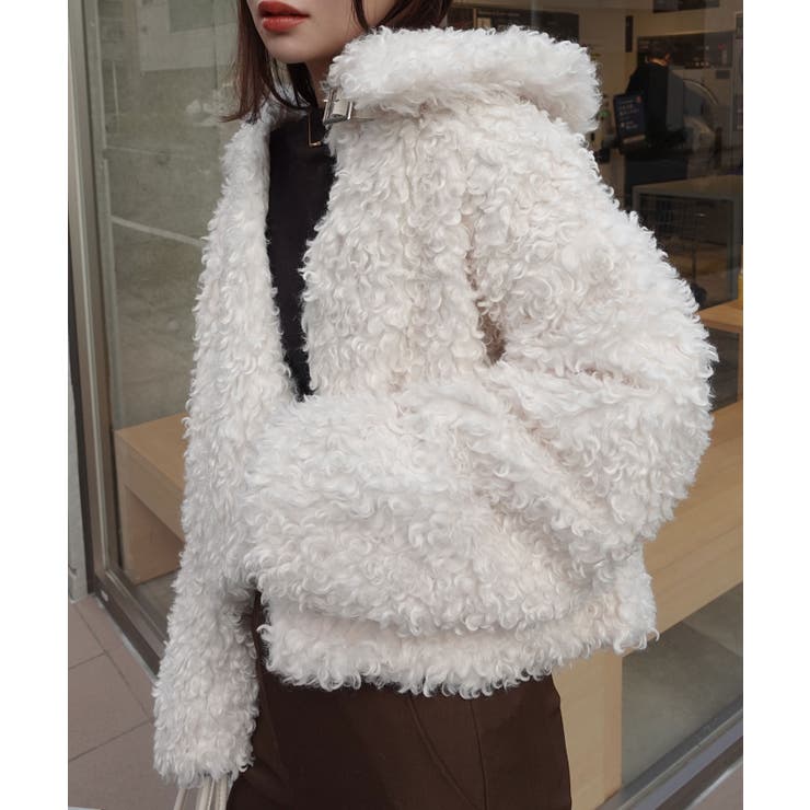 美品！リバーシブルボアショートコートホワイトレザーエコファープードルシアリング 美品！リバーシブルボアショートコートホワイトレザーエコファー