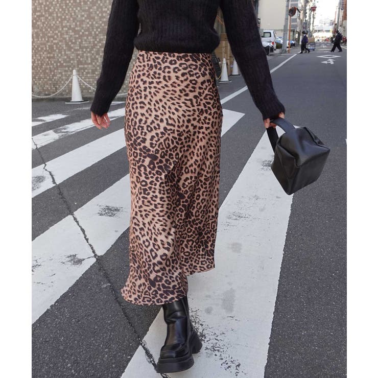 サテンレオパードスカート[品番：TRIW0003985]｜CORNERS