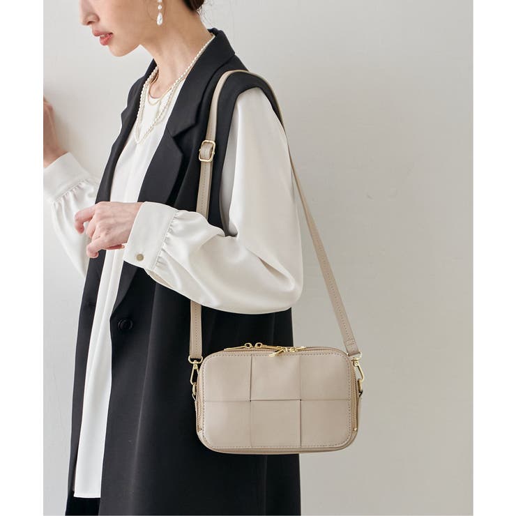 編み込みスクエアショルダーバッグ | ikka  | 詳細画像1 