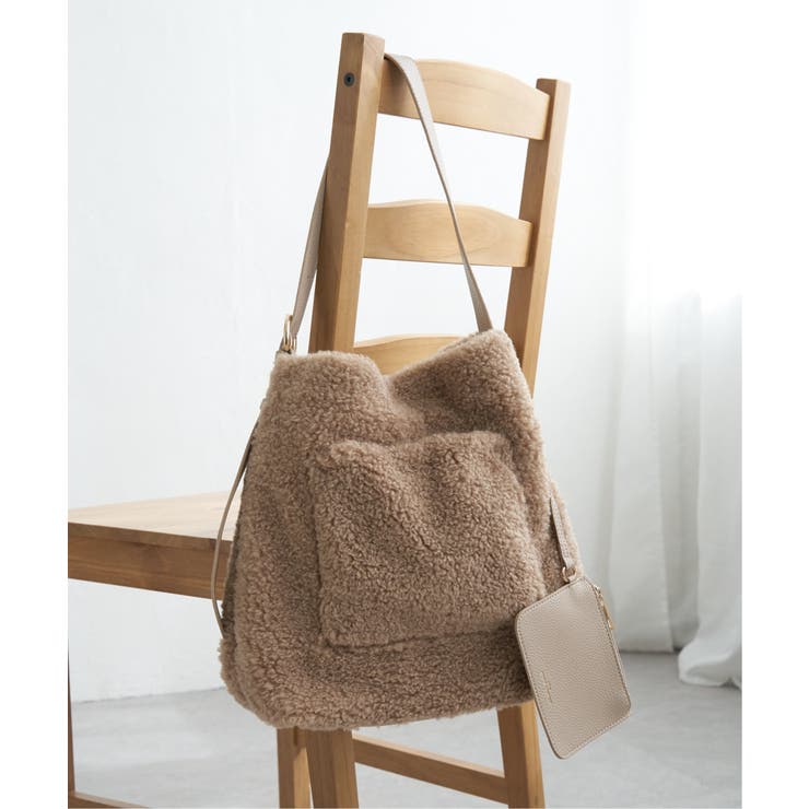ベージュ | プードルエコファーショルダーバッグ  | ikka 