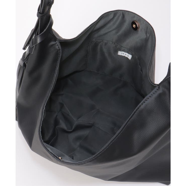 合皮タッセル付きビッグショルダーバッグ | ikka  | 詳細画像10 