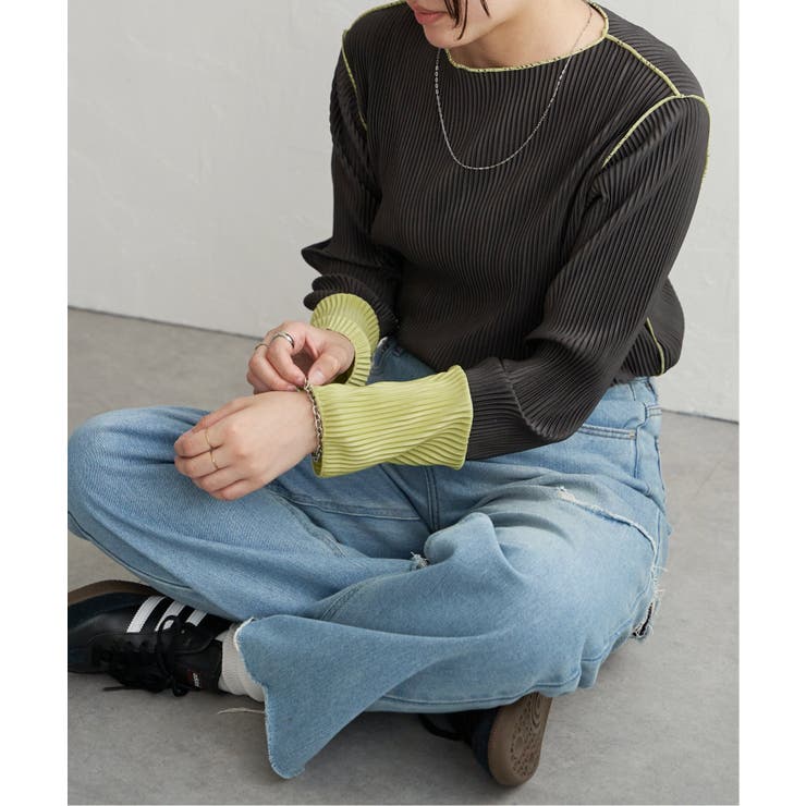 チャコール | プリーツ加工配色袖トップス | VENCE share style【WOMEN】