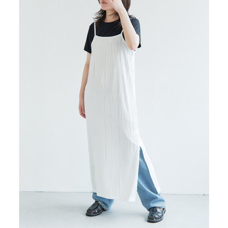 オフホワイト | ウェーブパイピングキャミワンピース | VENCE share style【WOMEN】