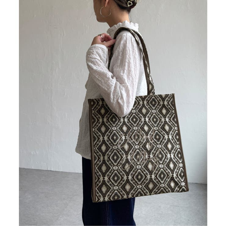 ブラウン | ジャガードA4ロゴトートバッグ | Lbc with Life