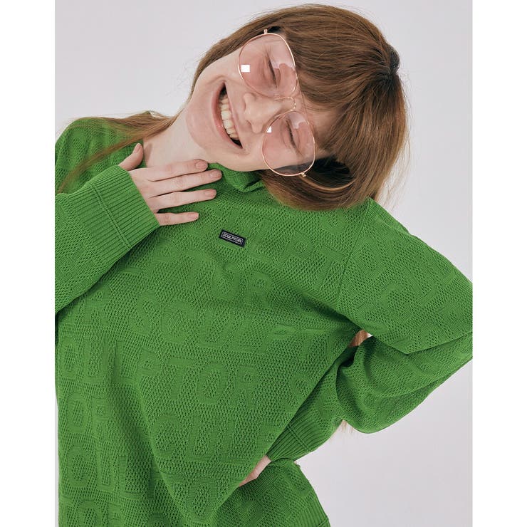 SCULPTOR スカルプター オフショルダークロップドスウェット　トップス SCULPTOR Off-Shoulder Cropped Sweatshirt 4BNY204 (SCULPTOR