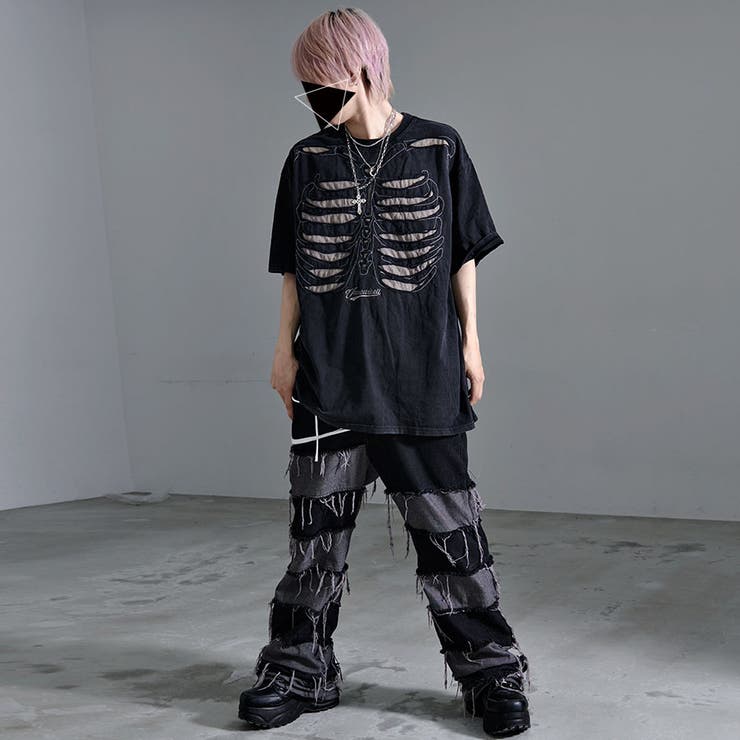 izBLACKヴィンテージ加工リメイクボーンデザインTシャツ 全1色 Tシャツ