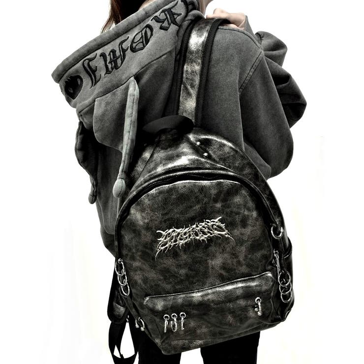 NOVESSELメタルロゴゴシックピアスバックパック 全1色 バッグパック | ililil | 詳細画像1 