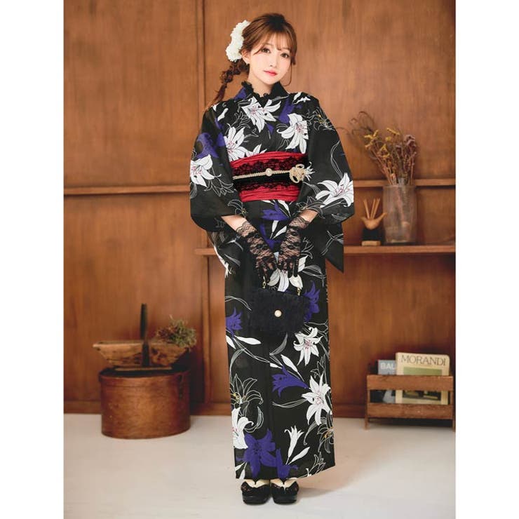 3点SET]黒地×百合柄浴衣【YUKATA by dazzy】[品番：DY000028591