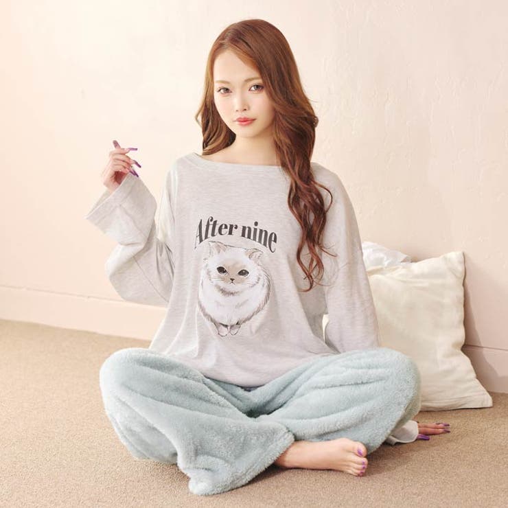 チャーミングキャット長袖トップス&ふわふわロングパンツルームウェア | Dazzy | 詳細画像4 
