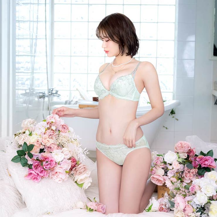 ミルキーシャインフラワーブラジャー&フルバックショーツ | Dazzy | 詳細画像5 