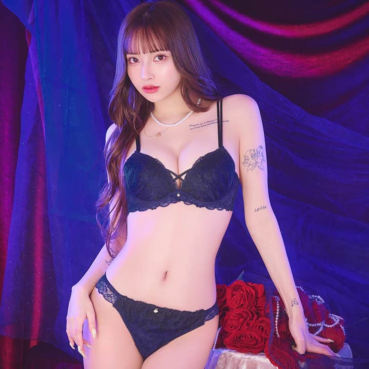 ディープクロスエンブロイダリーブラジャー&バック透けTバックショーツ | Dazzy | 詳細画像3 