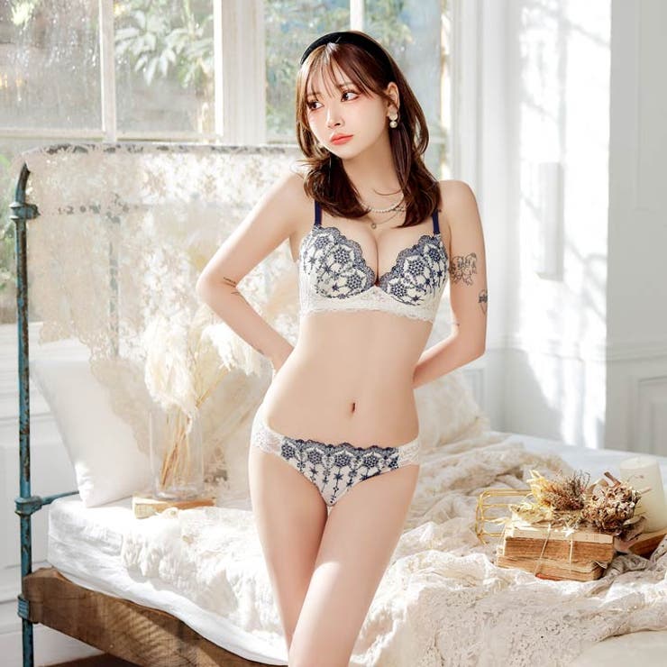 シャイニークリスタル脇高ブラジャー&バック透けフルバックショーツ | Dazzy | 詳細画像3 