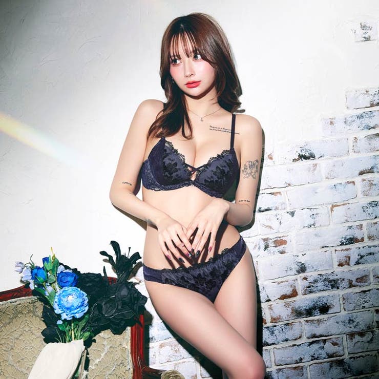 スパークルダークフラワーブラジャー&Tバックショーツ | Dazzy | 詳細画像2 