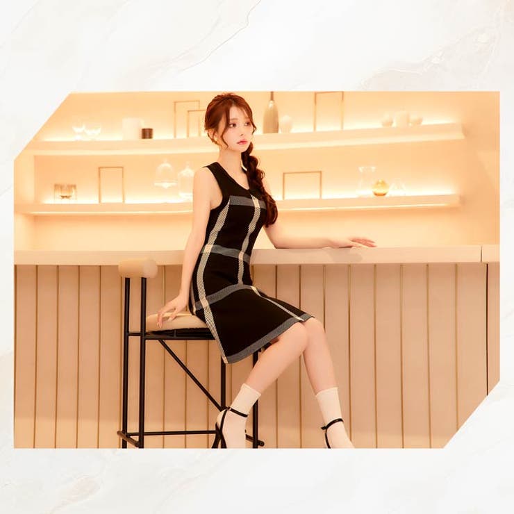 【ヴァレンティノ】ベビーレース　ニットワンピース　ノースリーブ 花柄 M 白 黒 ヴァレンティノ】ベビーレース ニットワンピース ノースリーブ