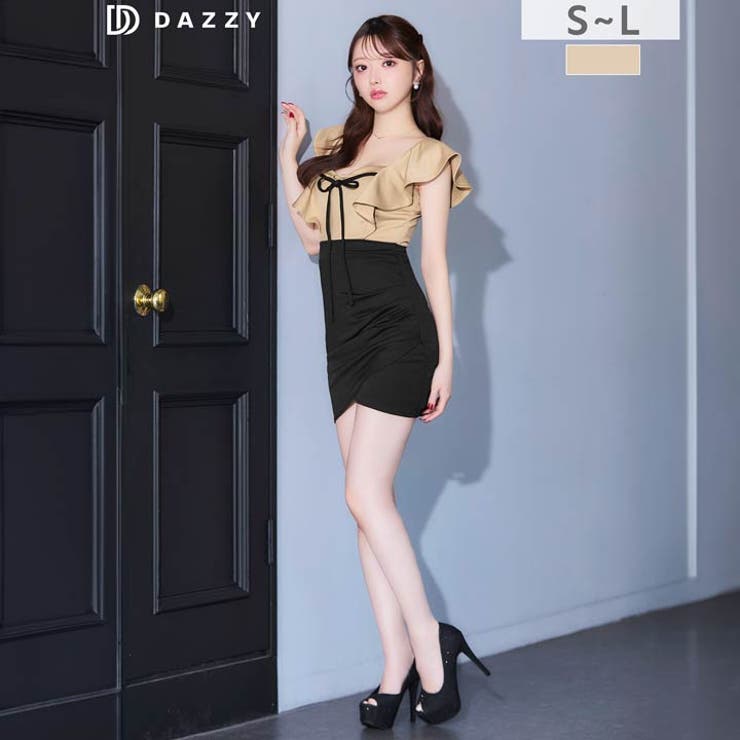 大胆デコルテ魅せ×美くびれバイカラー♪リボンが大人可愛いフリル袖タイトミニ丈キャ… | Dazzy | 詳細画像1 