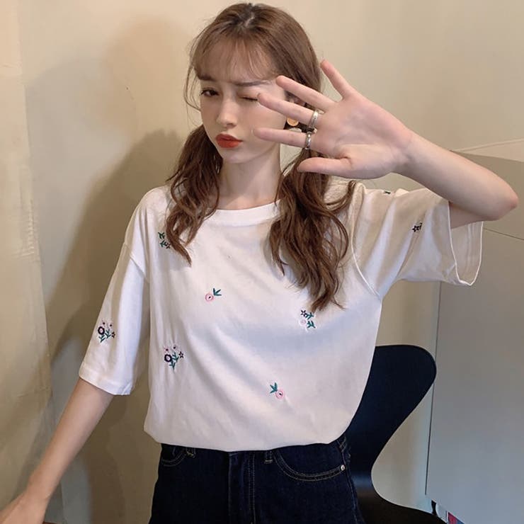 花柄刺繍半袖Tシャツカットソー 2020春夏新作 韓国ファッション 花柄刺繍半袖Tシャツカットソー 2020春夏新作 韓国ファッション
