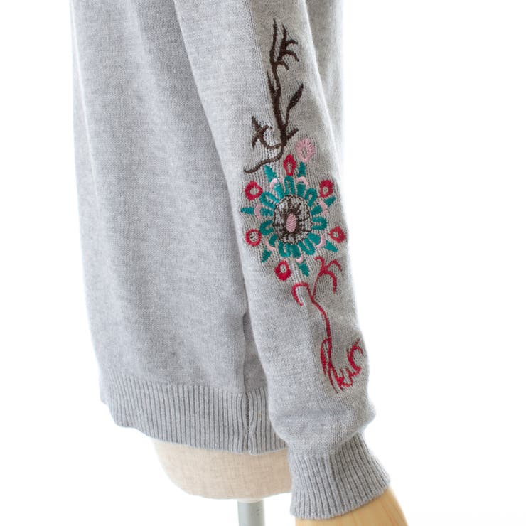 袖刺繍デザイン長袖薄手ニットセーター 秋冬 韓国ファッション[品番